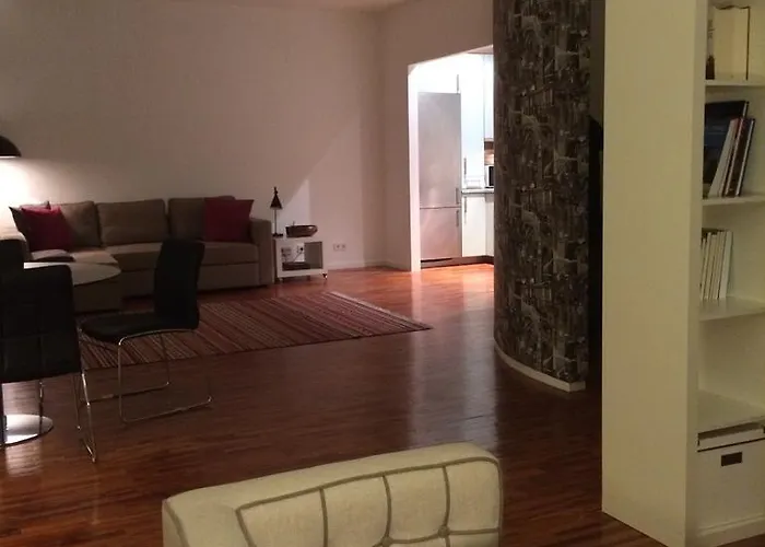 Belong Staying And Feeling - Casa Da Se